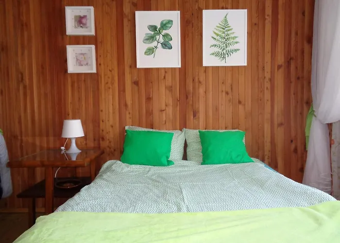 אכסניה Uroczy Z Ogrodem I Tarasem *