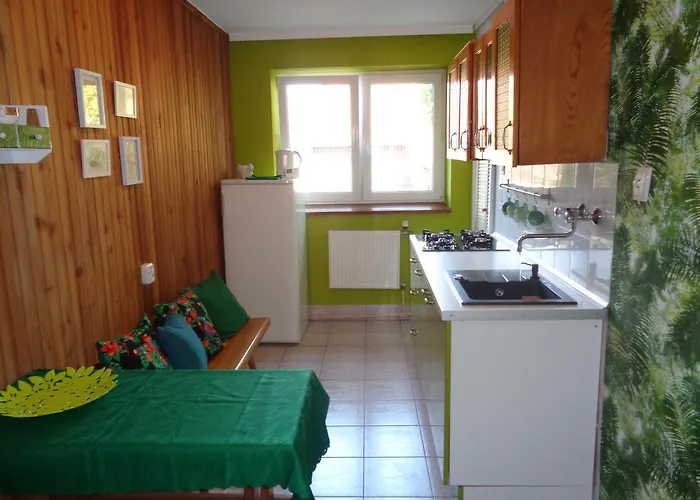 Uroczy Z Ogrodem I Tarasem * מישלניצה