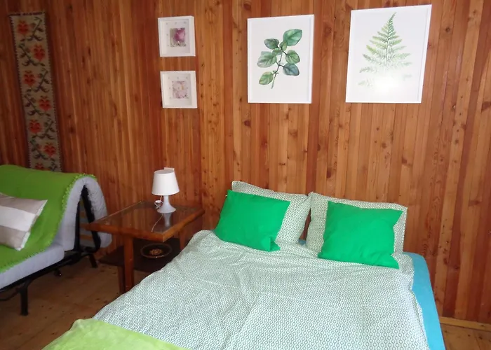 אכסניה Uroczy Z Ogrodem I Tarasem *